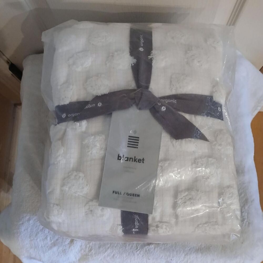 West Elm Organic Candlewick End of Bed Blanket Full Queen Stone White Luxury